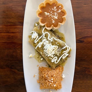 Chile Verde enchiladas